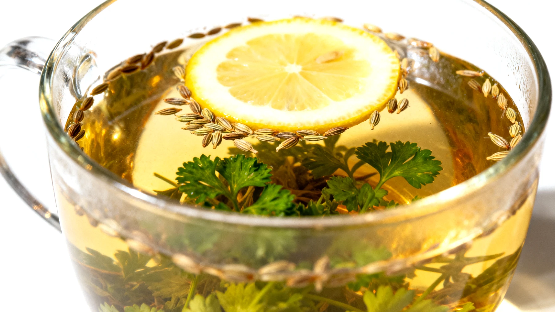 Tisane de persil frais avec graines de fenouil et citron"